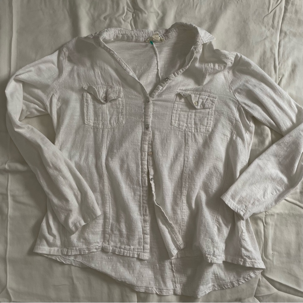 Women’s White Button Up Long Sleeve